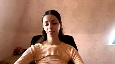 Anny online show from June 19, 2026, 8:18 am