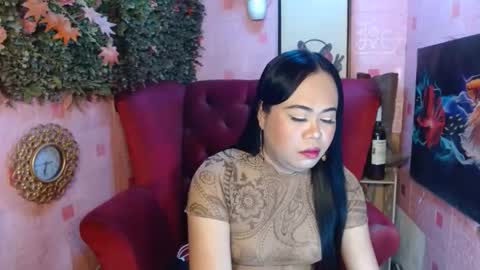 LEAH online show from November 8, 2025, 4:12 am