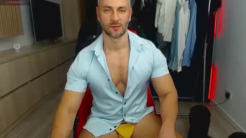 MarisMuscle online show from October 14, 2025, 7:03 pm