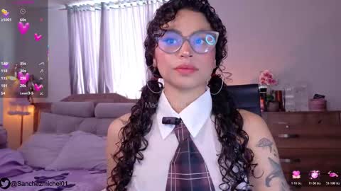    online show from October 18, 2025, 7:03 pm