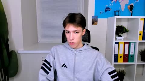 Mark online show from October 17, 2025, 3:25 pm