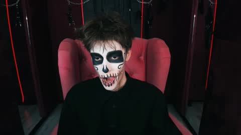 Mark online show from October 31, 2025, 3:57 pm