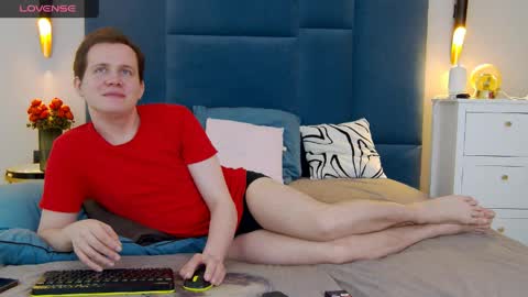 Mark online show from April 28, 2026, 9:20 pm