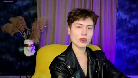 mark_ian_ online show from May 18, 2026, 4:02 pm