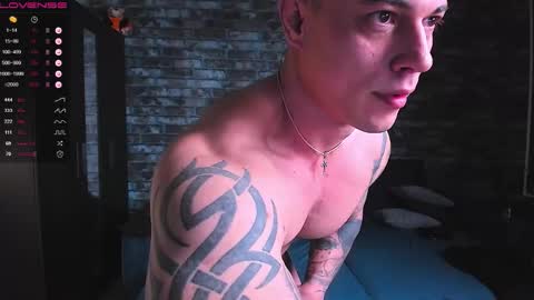 Snapshot of mark_normal chatting on December 20, 2025, 6:42 am Mark online show from December 20, 2025, 6:42 am