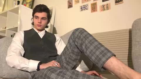 Mark online show from November 27, 2025, 2:08 pm