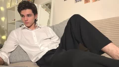 Mark online show from December 2, 2025, 1:28 pm