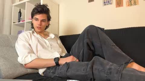 Mark online show from December 22, 2025, 2:03 pm