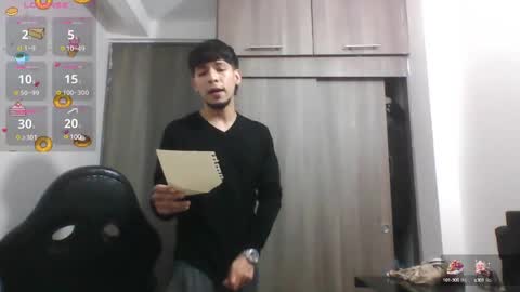 Snapshot of mark_rut chatting on February 1, 2025, 10:44 pm MODEL Mark Rut online show from February 1, 2025, 10:44 pm