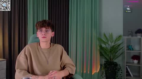 Mark online show from October 4, 2025, 5:11 pm