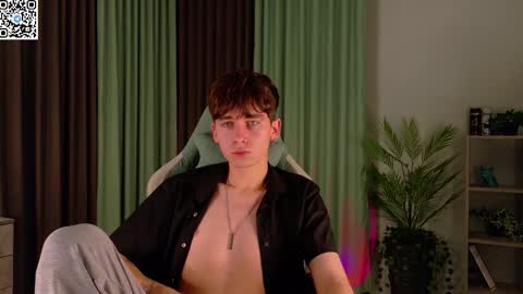 Mark online show from October 5, 2025, 7:23 pm