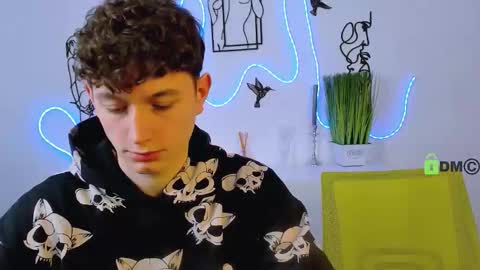 Snapshot of mark_sir chatting on February 4, 2026, 12:11 pm mark_sir online show from February 4, 2026, 12:11 pm