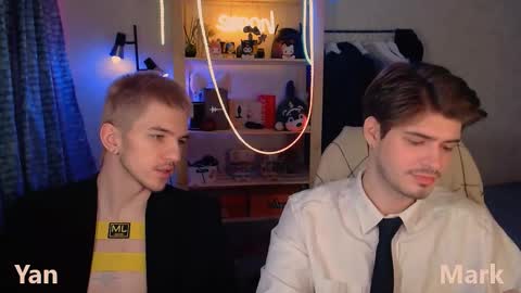 Snapshot of mark_sun chatting on December 19, 2025, 4:41 am Mark online show from December 19, 2025, 4:41 am