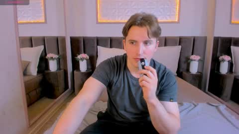 Mark online show from November 19, 2025, 1:00 pm