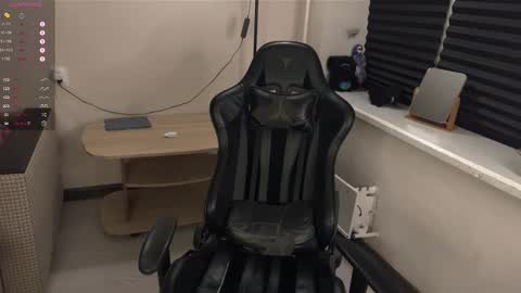 Snapshot of markcarthy chatting on December 5, 2025, 2:58 pm Mark online show from December 5, 2025, 2:58 pm