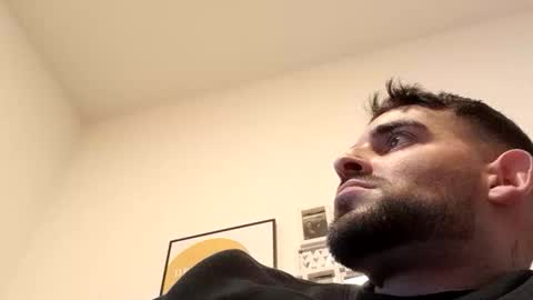 markusdewlin93 online show from April 17, 2026, 7:17 pm