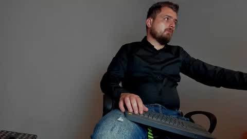 MARK online show from November 11, 2025, 5:02 pm