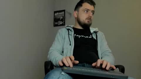 MARK online show from December 4, 2025, 6:27 pm