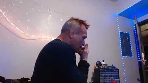 Snapshot of markymark515 chatting on February 17, 2025, 2:42 am MarkyMark7169 online show from February 17, 2025, 2:42 am