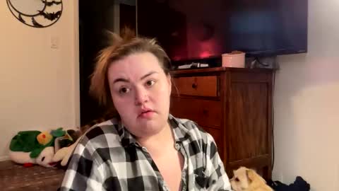 Snapshot of maroon_moon chatting on February 15, 2025, 8:33 pm maroon_moon online show from February 15, 2025, 8:33 pm