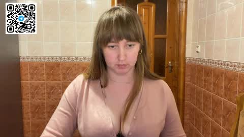Snapshot of maroonmoon_ chatting on April 18, 2026, 7:58 pm Miriam online show from April 18, 2026, 7:58 pm