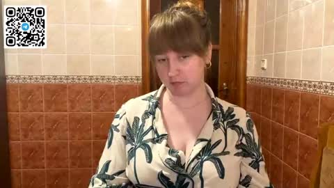 Snapshot of maroonmoon_ chatting on May 19, 2026, 8:04 pm Miriam online show from May 19, 2026, 8:04 pm