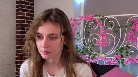 Andriella online show from April 8, 2026, 9:42 am