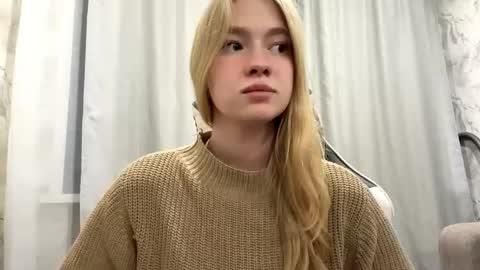 Snapshot of marryivie chatting on June 7, 2026, 6:00 pm May online show from June 7, 2026, 6:00 pm