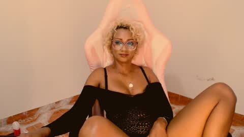 Snapshot of marryme00 chatting on February 7, 2026, 8:01 pm May online show from February 7, 2026, 8:01 pm