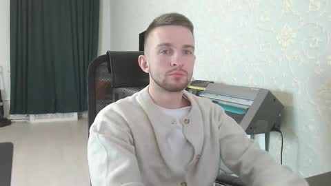 Snapshot of marselle_looker chatting on November 14, 2025, 10:29 pm Marselle online show from November 14, 2025, 10:29 pm