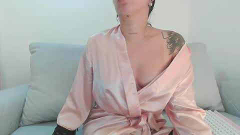 marthina thompson online show from January 24, 2025, 2:49 am