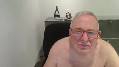 Snapshot of martin_1947 chatting on October 20, 2025, 8:53 pm martin_1947 online show from October 20, 2025, 8:53 pm