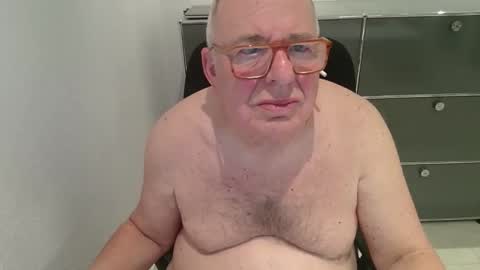 Snapshot of martin_1947 chatting on November 5, 2025, 8:53 pm martin_1947 online show from November 5, 2025, 8:53 pm