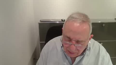 Snapshot of martin_1947 chatting on February 28, 2026, 9:27 pm martin_1947 online show from February 28, 2026, 9:27 pm