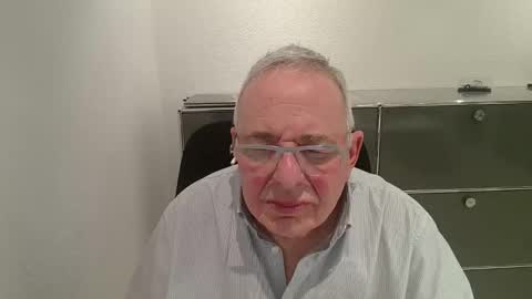 Snapshot of martin_1947 chatting on March 7, 2026, 7:11 pm martin_1947 online show from March 7, 2026, 7:11 pm