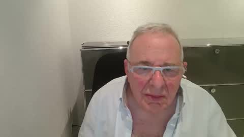 martin_1947 online show from May 23, 2026, 8:46 pm