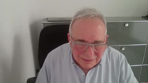 martin_1947 online show from May 31, 2026, 5:31 pm