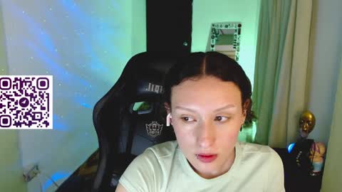 Snapshot of martina_adams chatting on January 17, 2025, 5:11 am mari online show from January 17, 2025, 5:11 am