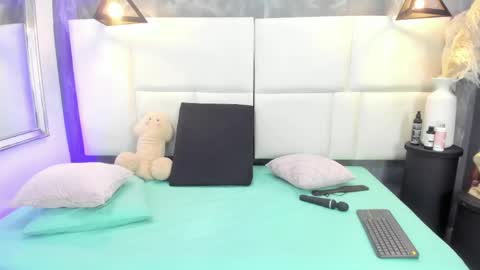 Martina  online show from April 19, 2026, 1:10 pm