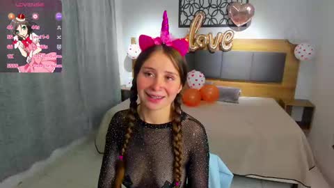 Snapshot of martina_lujann chatting on September 9, 2025, 12:26 pm M A R T I N A online show from September 9, 2025, 12:26 pm