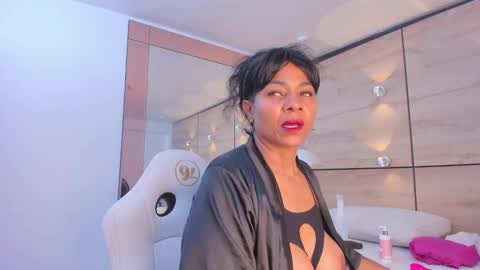 martina touss  online show from November 7, 2025, 11:54 am