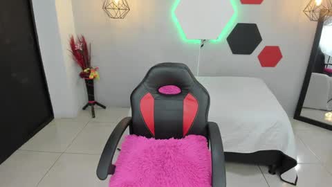 Martina online show from February 15, 2025, 7:27 am