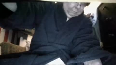 martingiles777 online show from November 14, 2025, 9:52 am