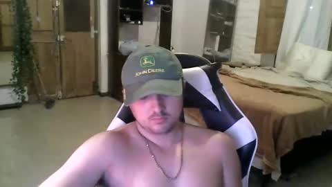 Snapshot of martingillesg chatting on February 9, 2026, 2:04 am martingillesg online show from February 9, 2026, 2:04 am