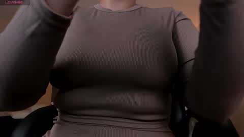 Snapshot of martinnabonnet chatting on February 18, 2025, 11:00 am Martinna Bonnet online show from February 18, 2025, 11:00 am