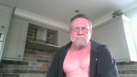 martinrgbxxxx online show from February 15, 2025, 2:11 pm