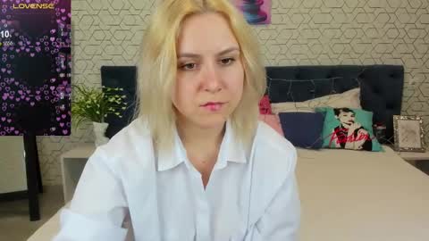 mary__bailey online show from January 15, 2025, 7:48 am