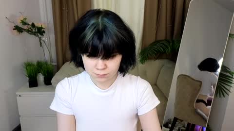 Mary online show from April 20, 2026, 1:25 pm