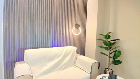 mary_cute9 online show from February 25, 2025, 5:25 pm