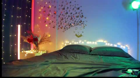 Julia online show from April 1, 2026, 11:02 pm